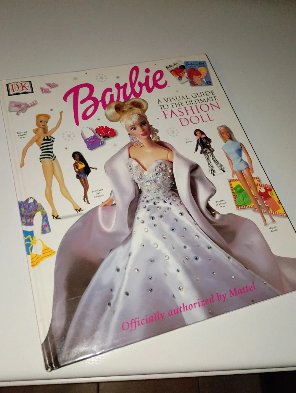 Barbie DK  Fashion Guide Book